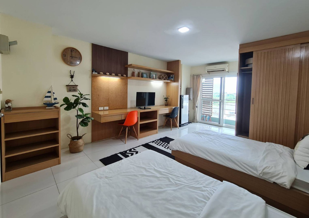 1 Bed Condo — photo 3