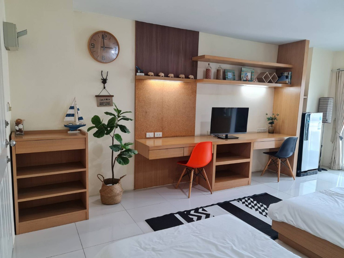 1 Bed Condo — photo 4