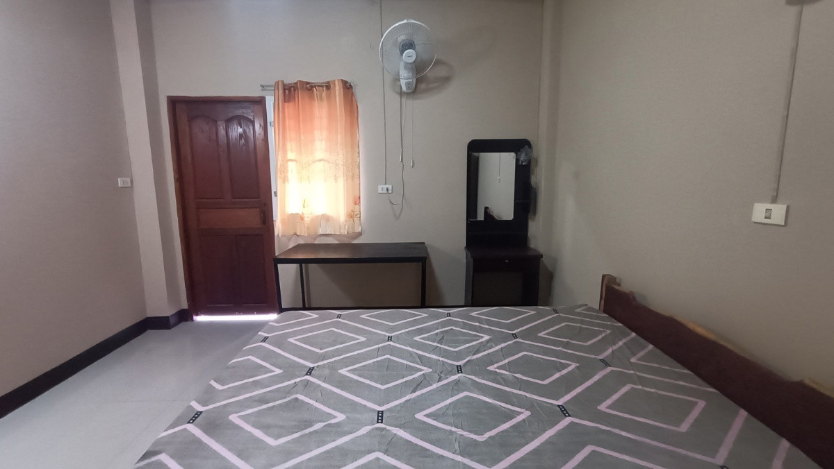 1 Bed Condo — photo 3
