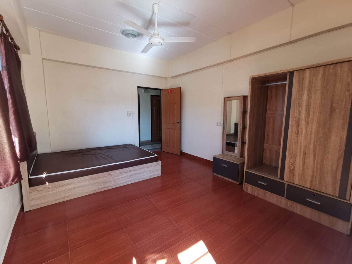1 Bed Condo — photo 2