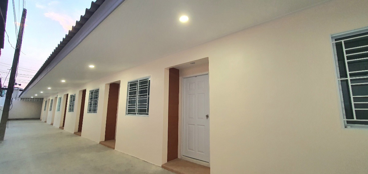 1 Bed Condo — photo 1