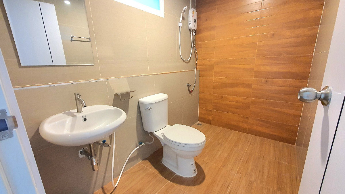 1 Bed Condo — photo 4