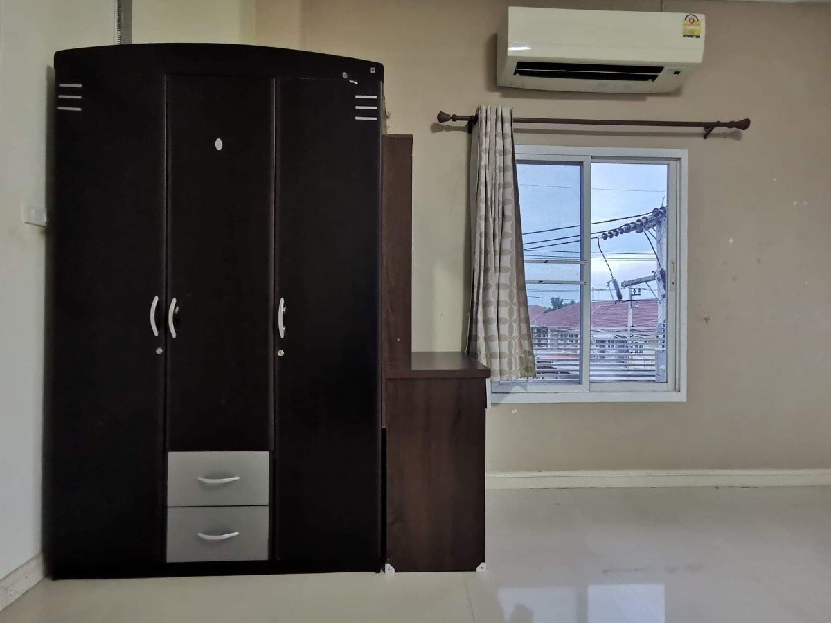 1 Bed Condo — photo 5