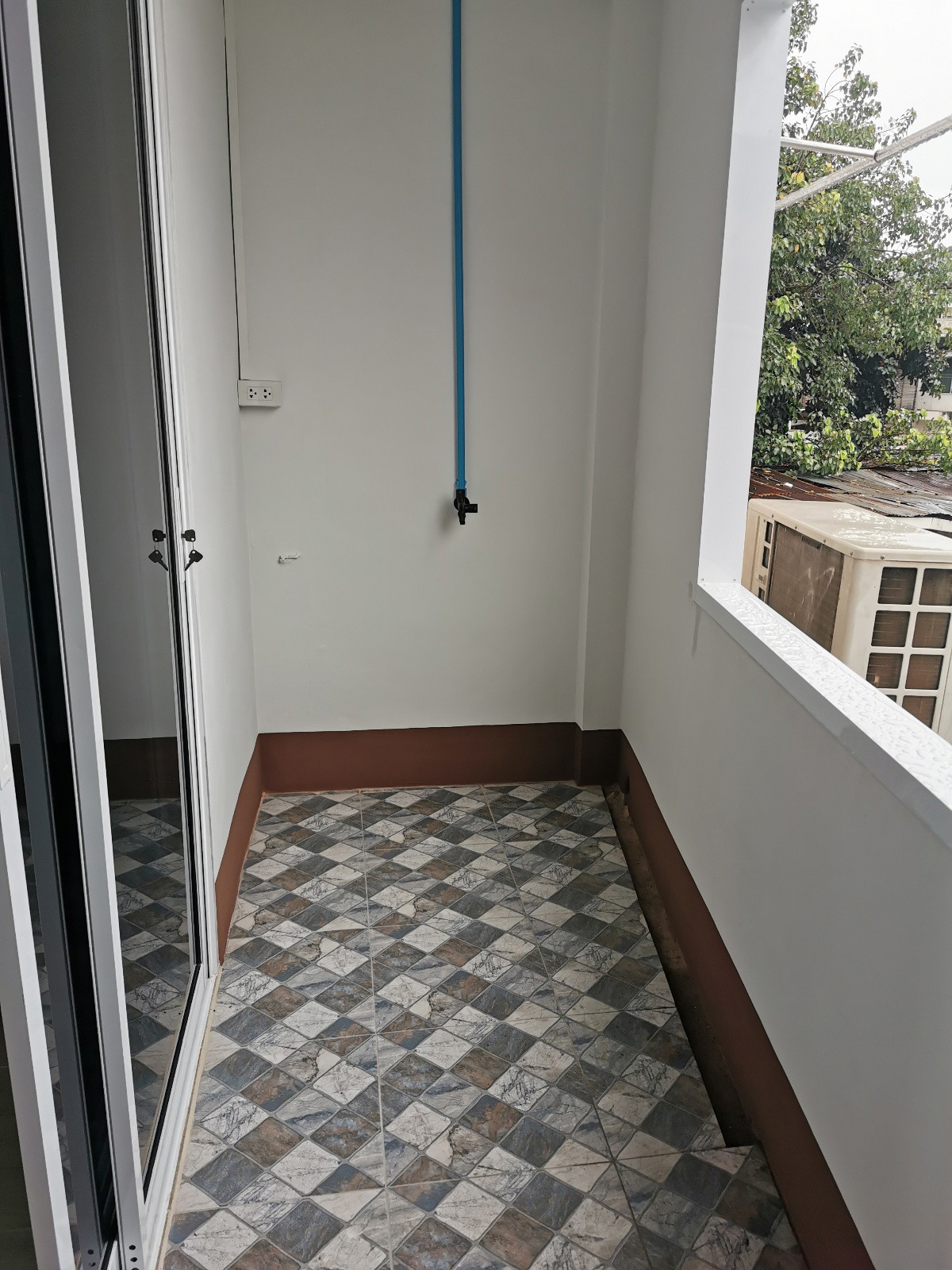 1 Bed Condo — photo 3