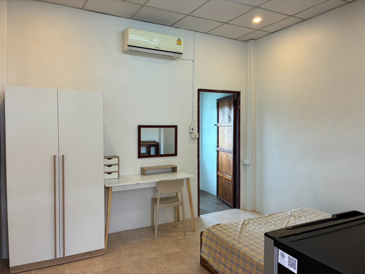 1 Bed Condo — photo 1