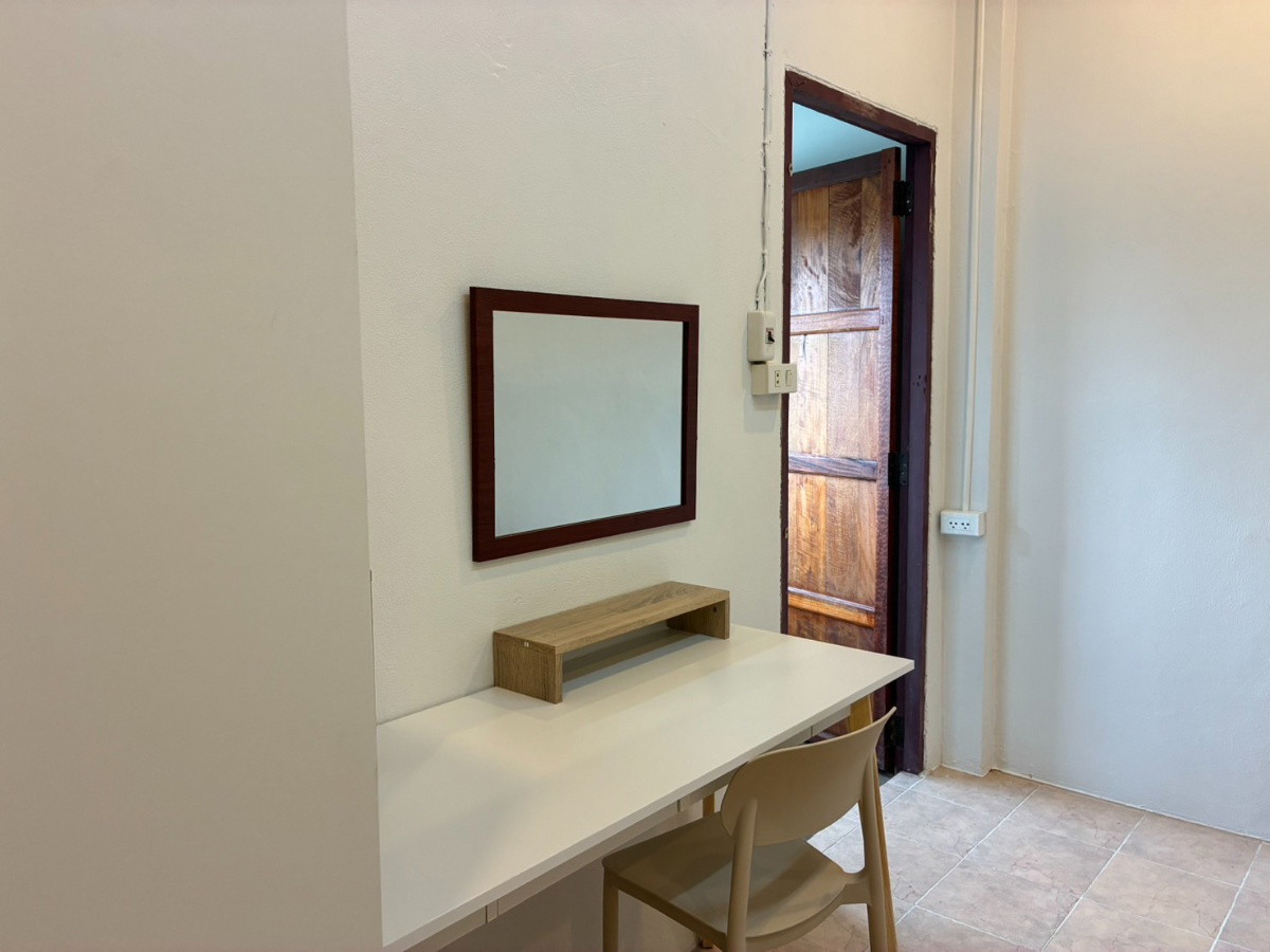 1 Bed Condo — photo 3