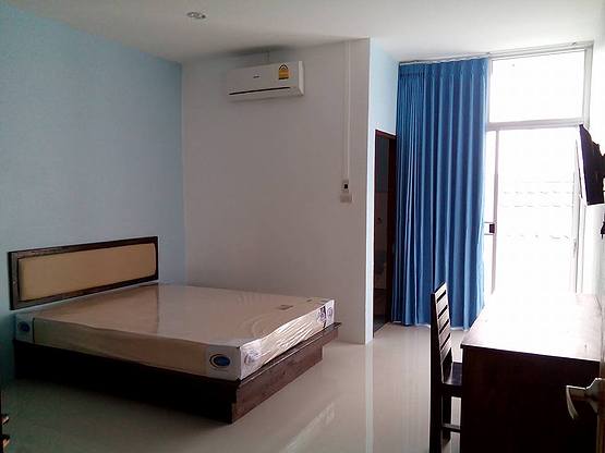 1 Bed Condo — photo 1