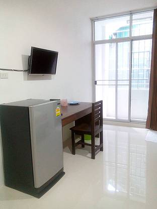 1 Bed Condo — photo 2