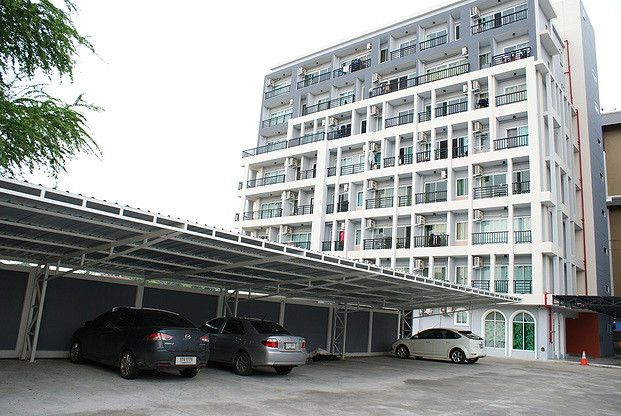 Condo — photo 1
