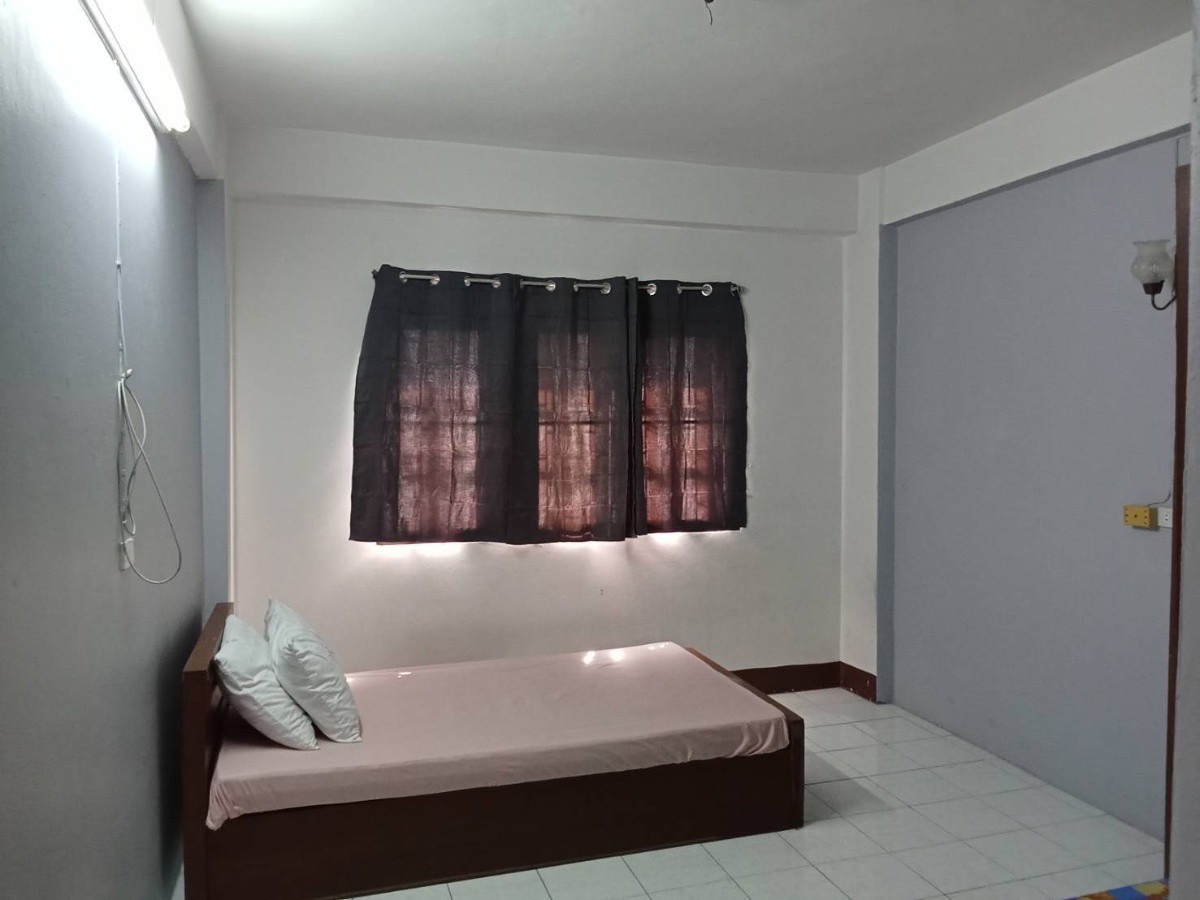 1 Bed Condo — photo 3