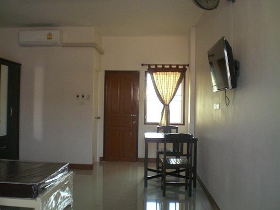 1 Bed Condo — photo 3