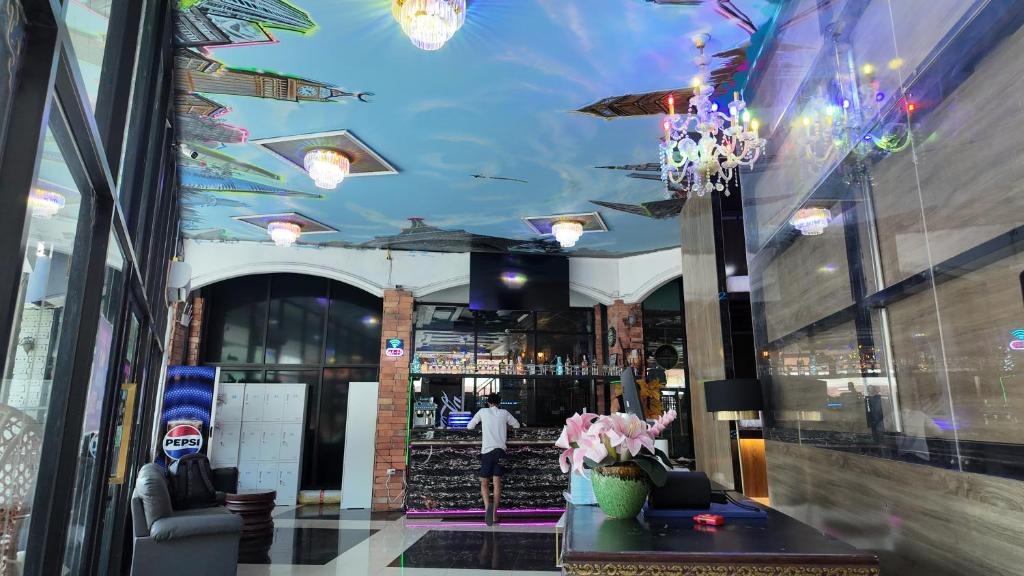 Hangover No #1 Hostel Patong — photo 1