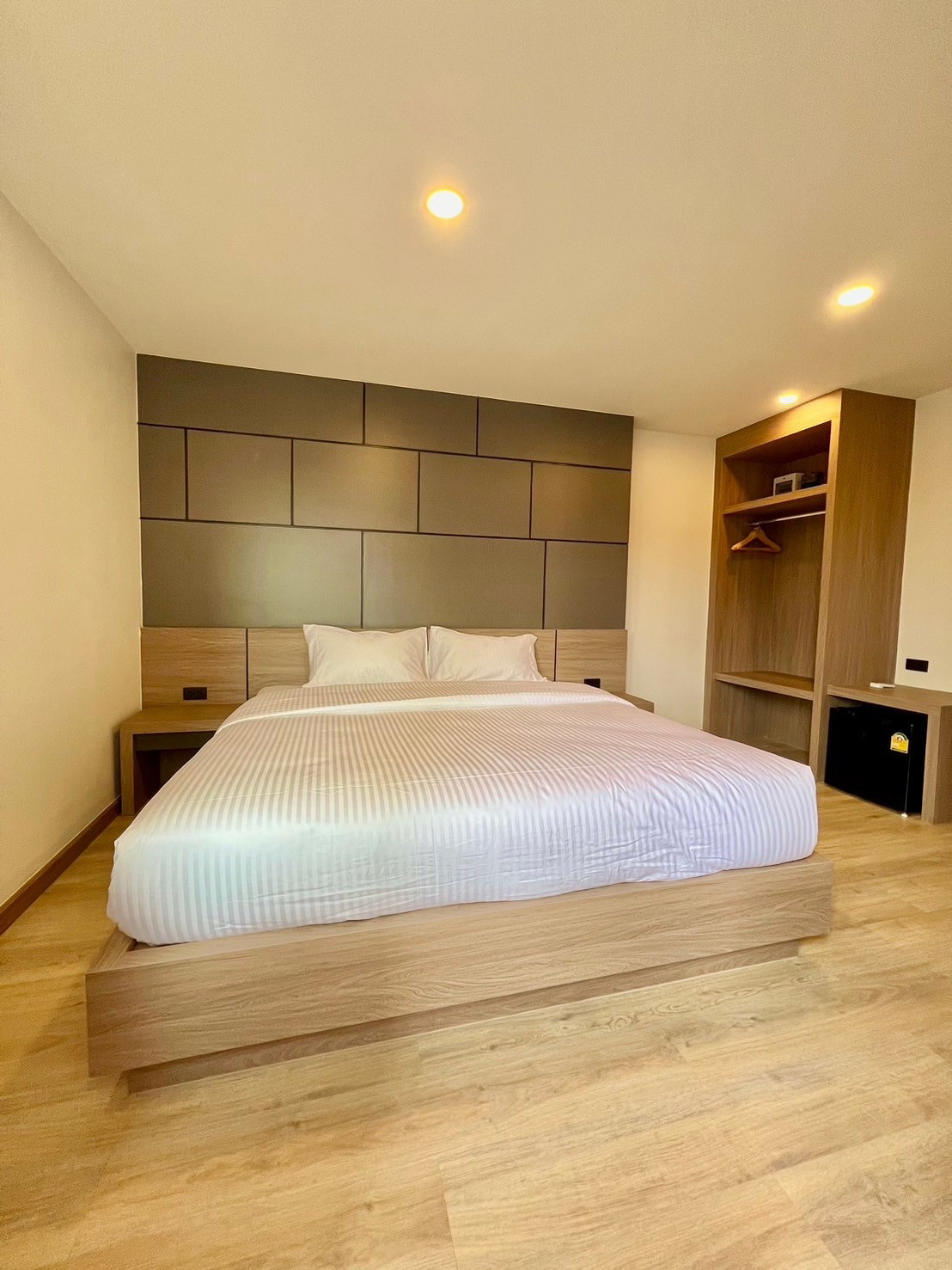1 Bed Condo — photo 4