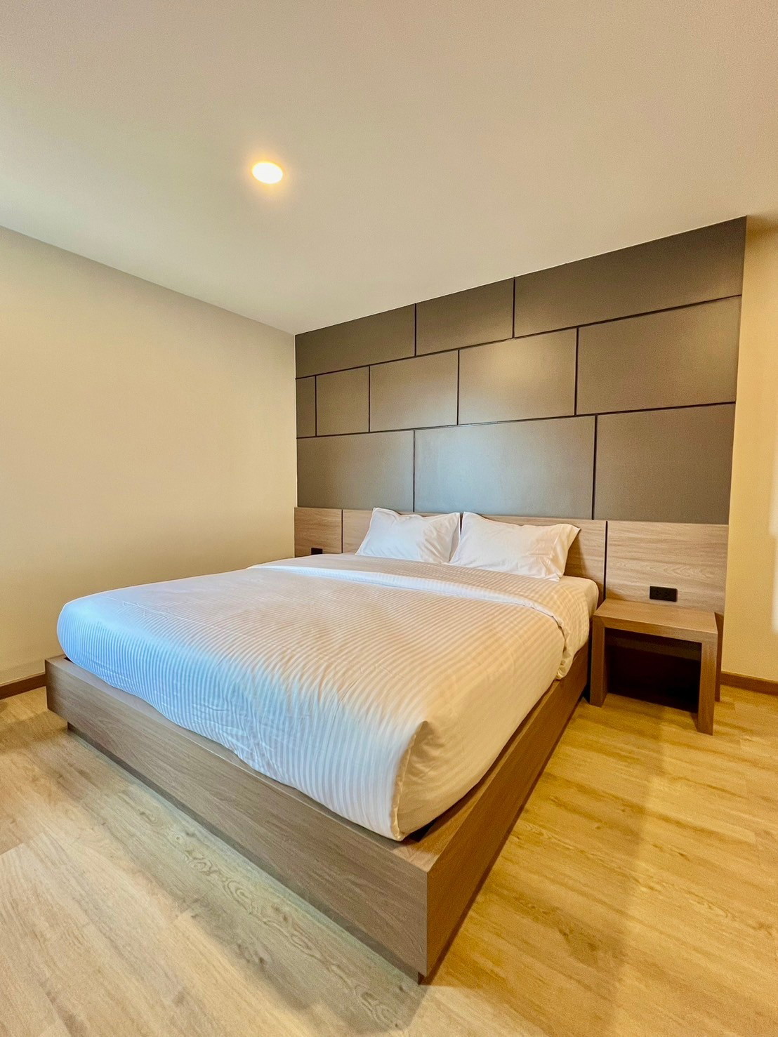 1 Bed Condo — photo 5