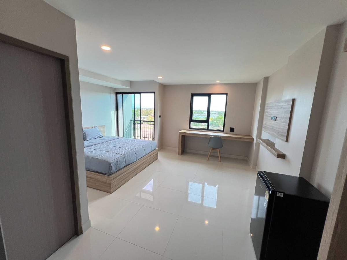 1 Bed Condo — photo 4