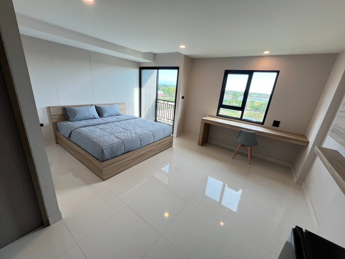 1 Bed Condo — photo 5