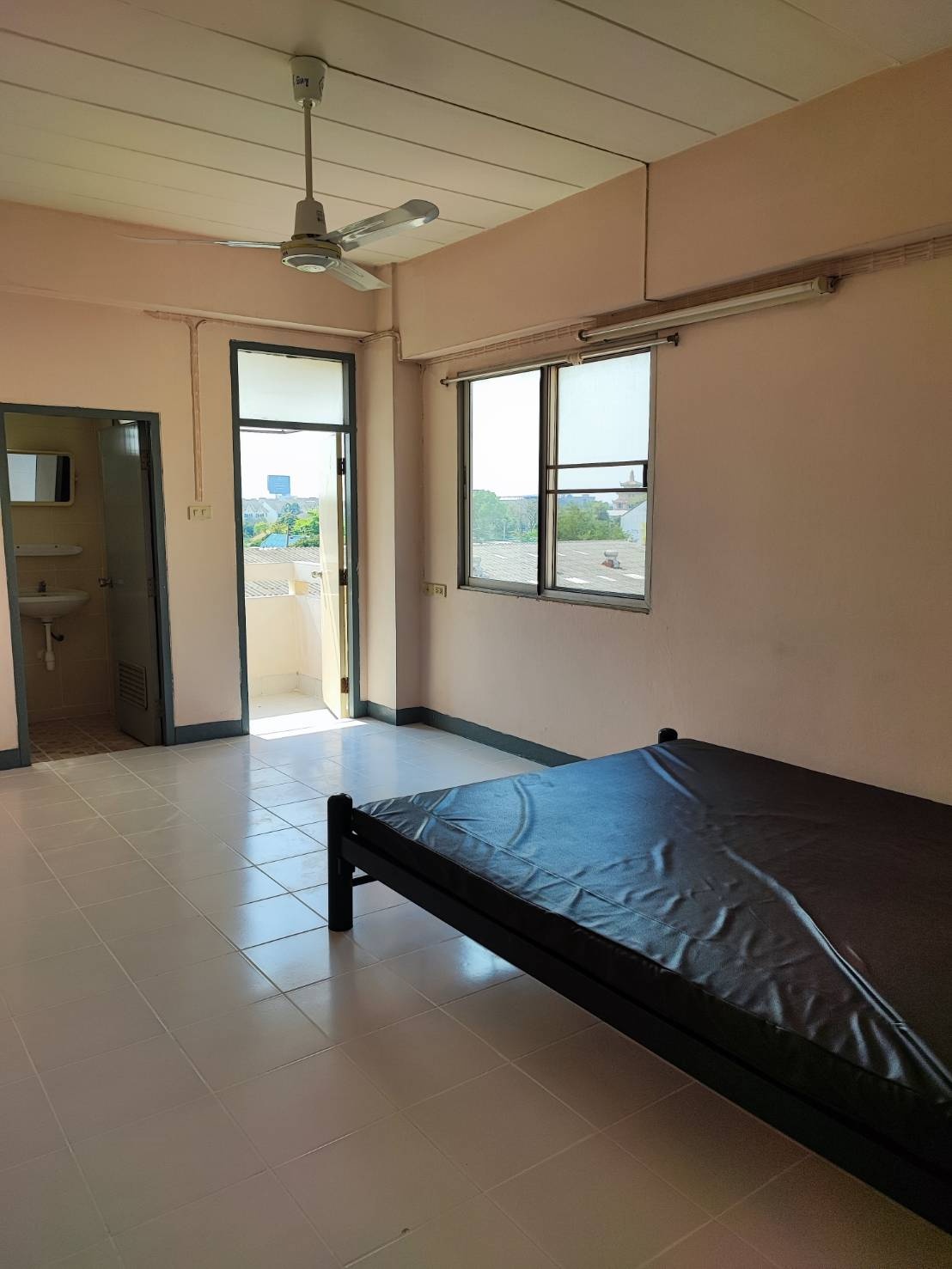 1 Bed Condo · Taling Chan, bangkok — photo 4