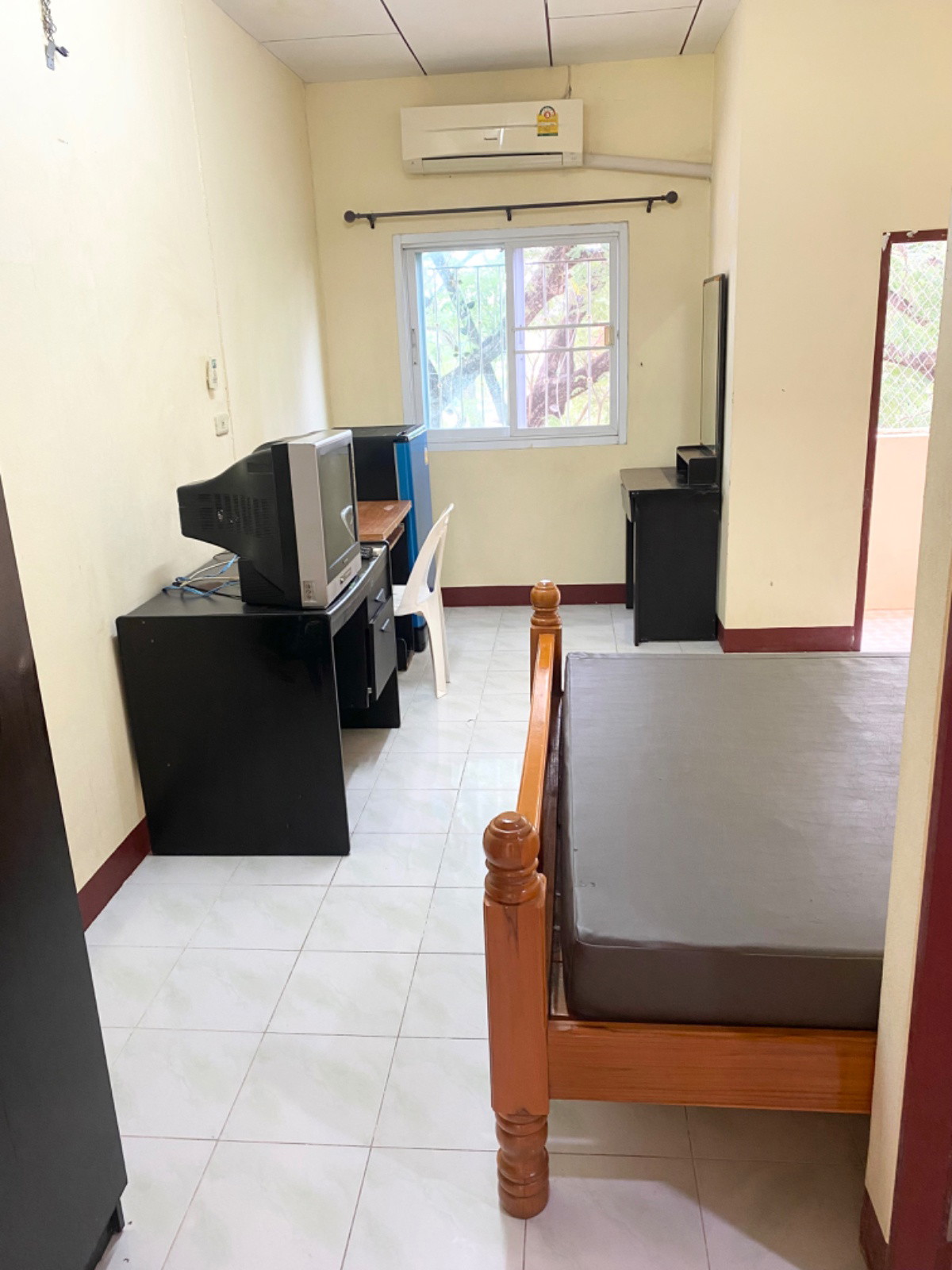 1 Bed Condo — photo 2