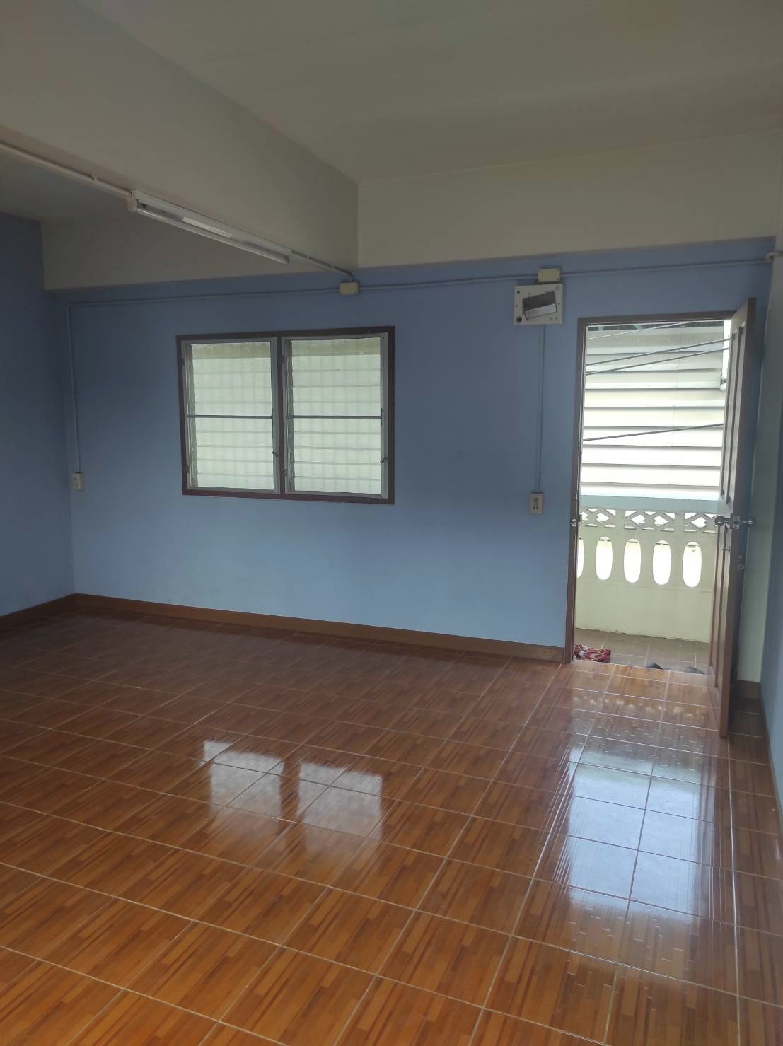 1 Bed Condo — photo 2