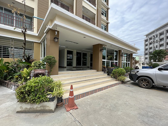 1 Bed Condo — photo 3