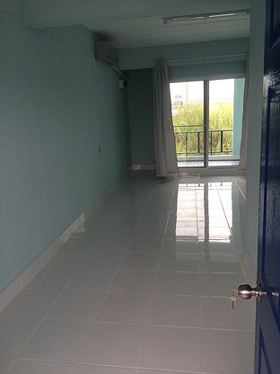 1 Bed Condo — photo 3