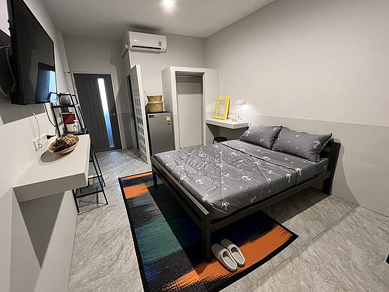 1 Bed Condo — photo 1