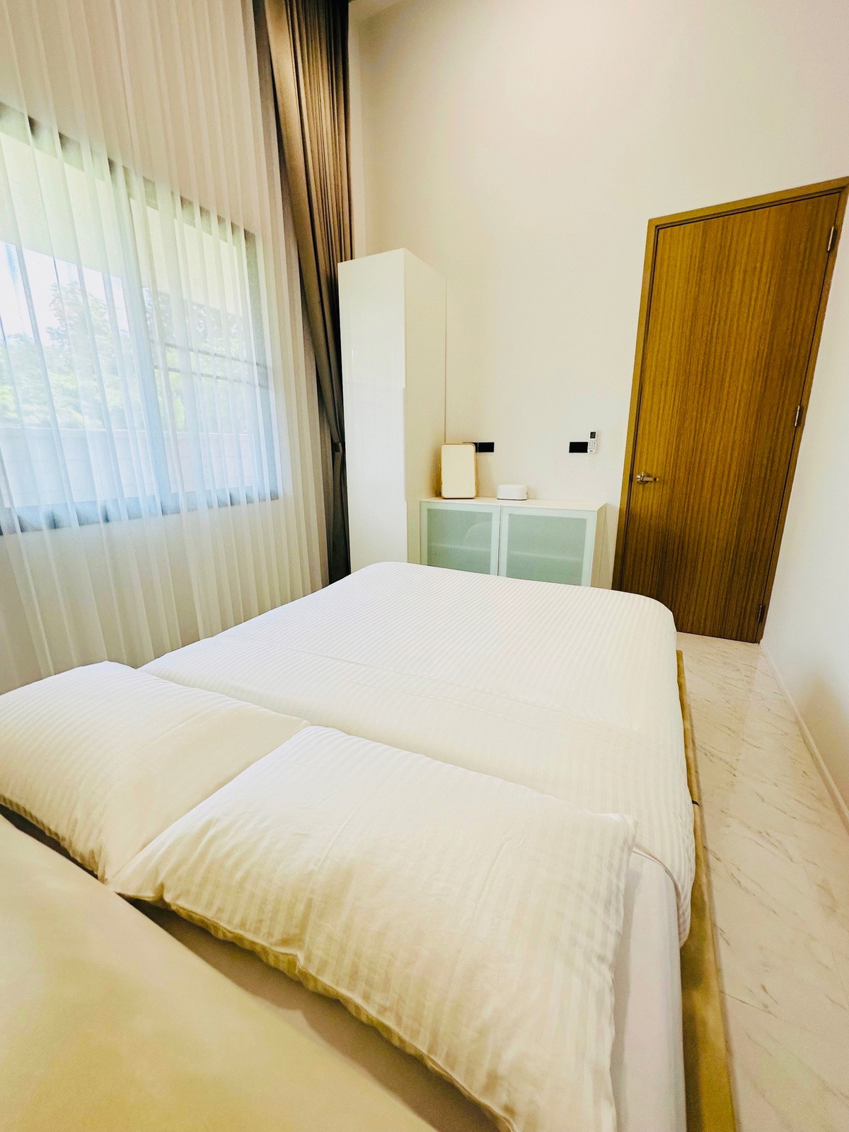 1 Bed Condo — photo 1