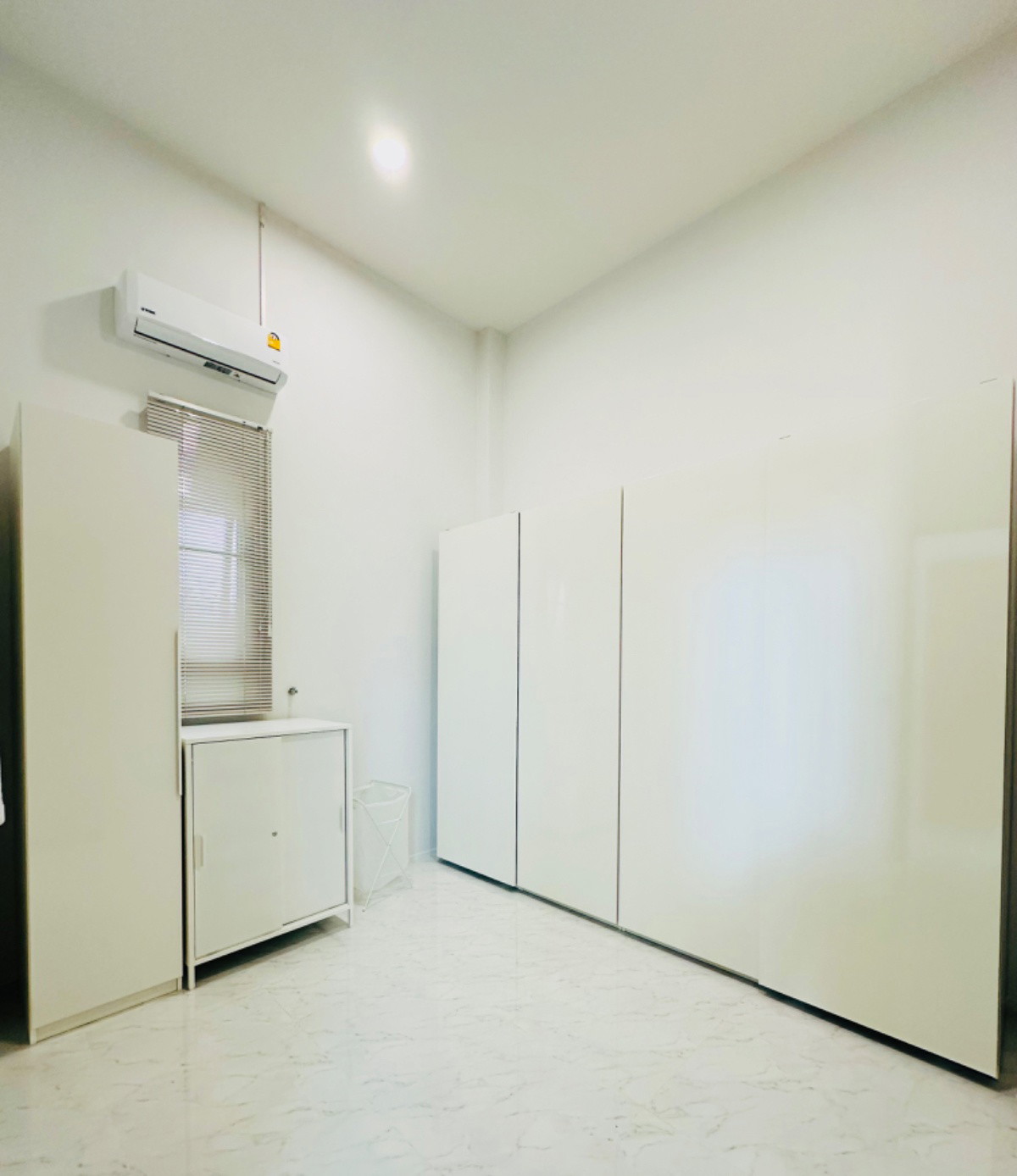 1 Bed Condo — photo 2