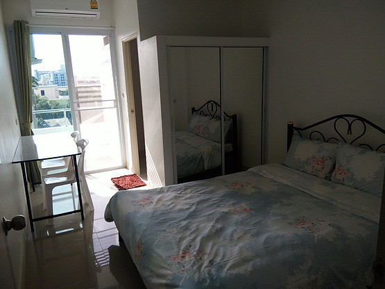 Condo — photo 1