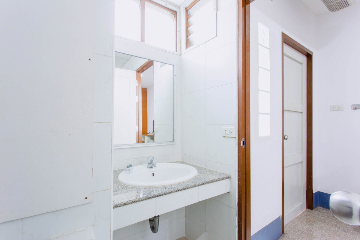 1 Bed Condo · Wang Thonglang, bangkok — photo 2