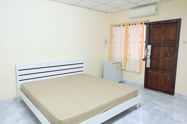 1 Bed Condo — photo 2