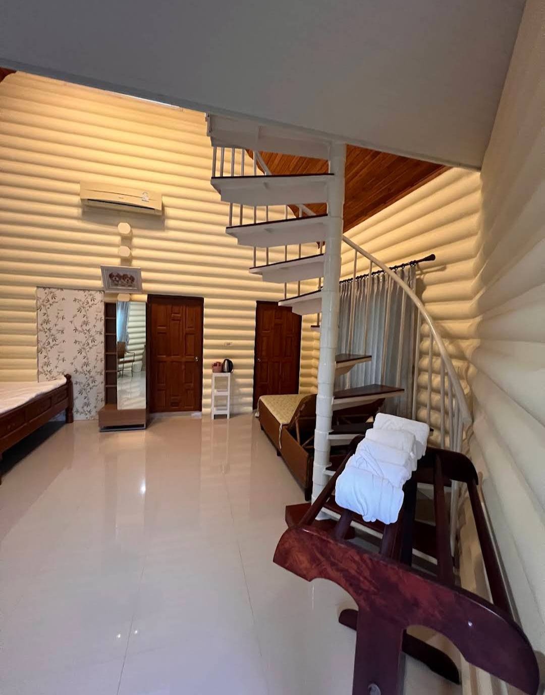 1 Bed Condo — photo 1