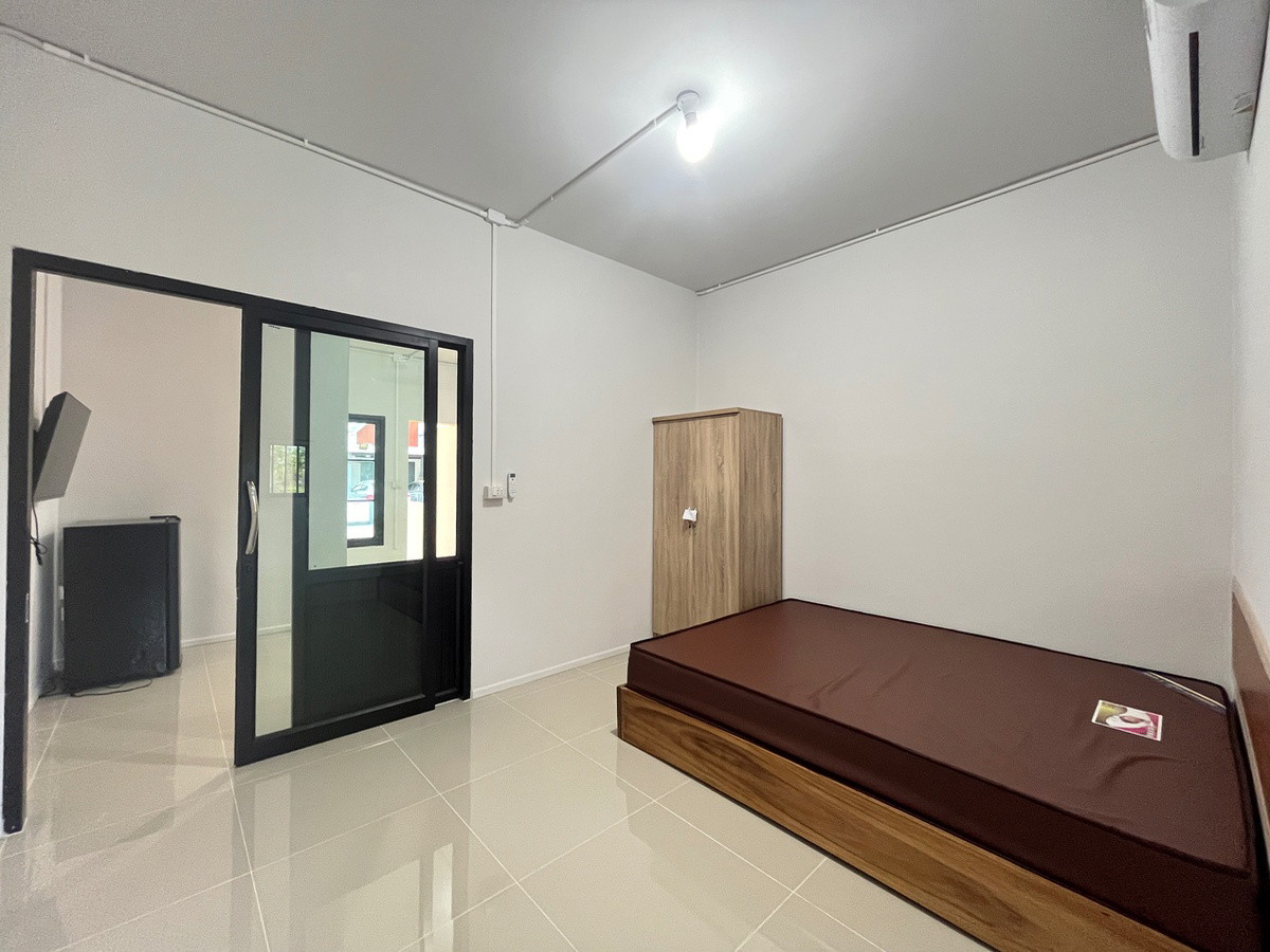 1 Bed Condo — photo 4