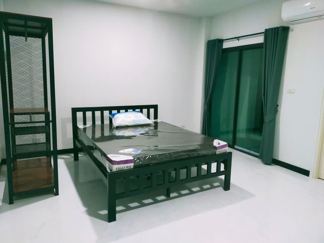 1 Bed Condo — photo 5