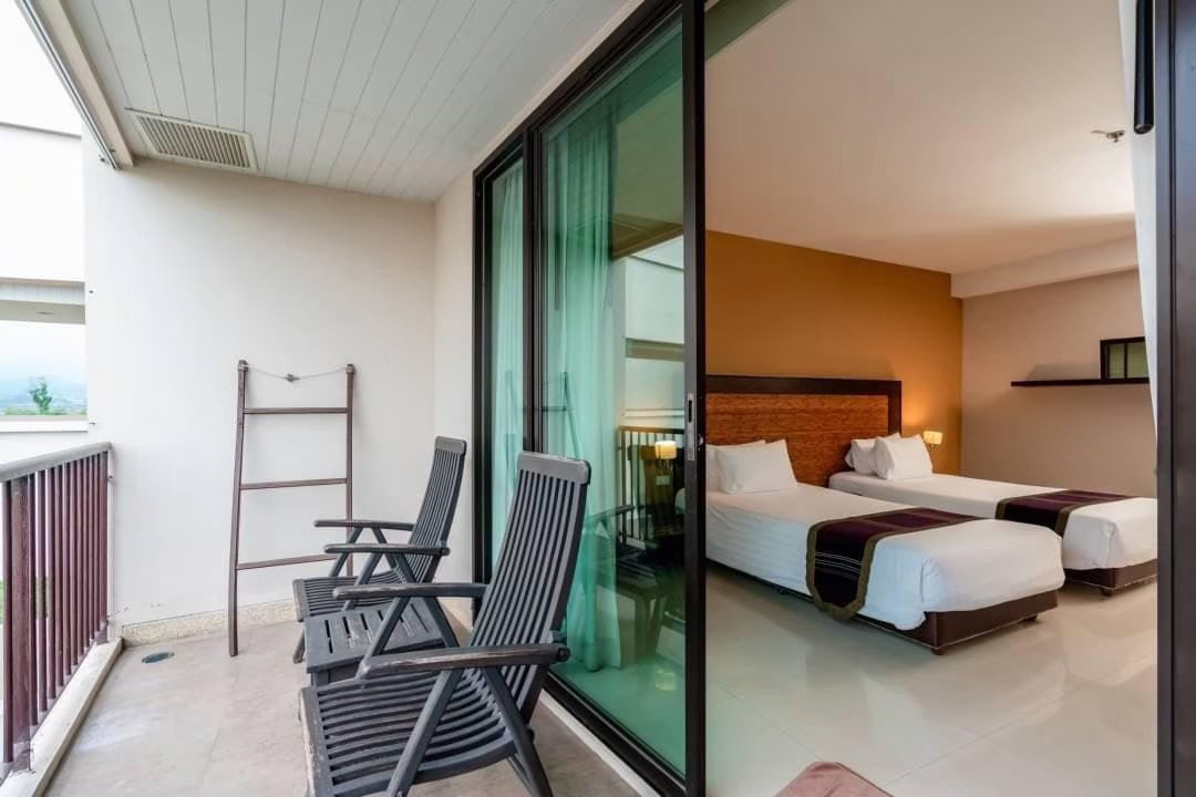 1 Bed Condo — photo 2