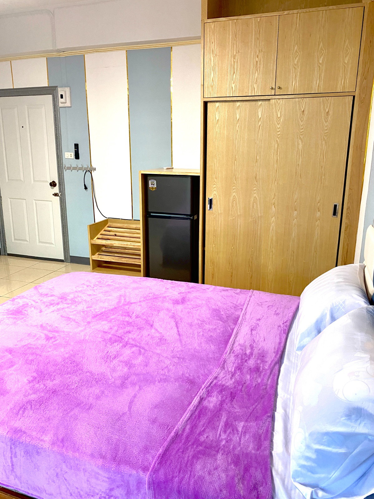 1 Bed Condo — photo 2