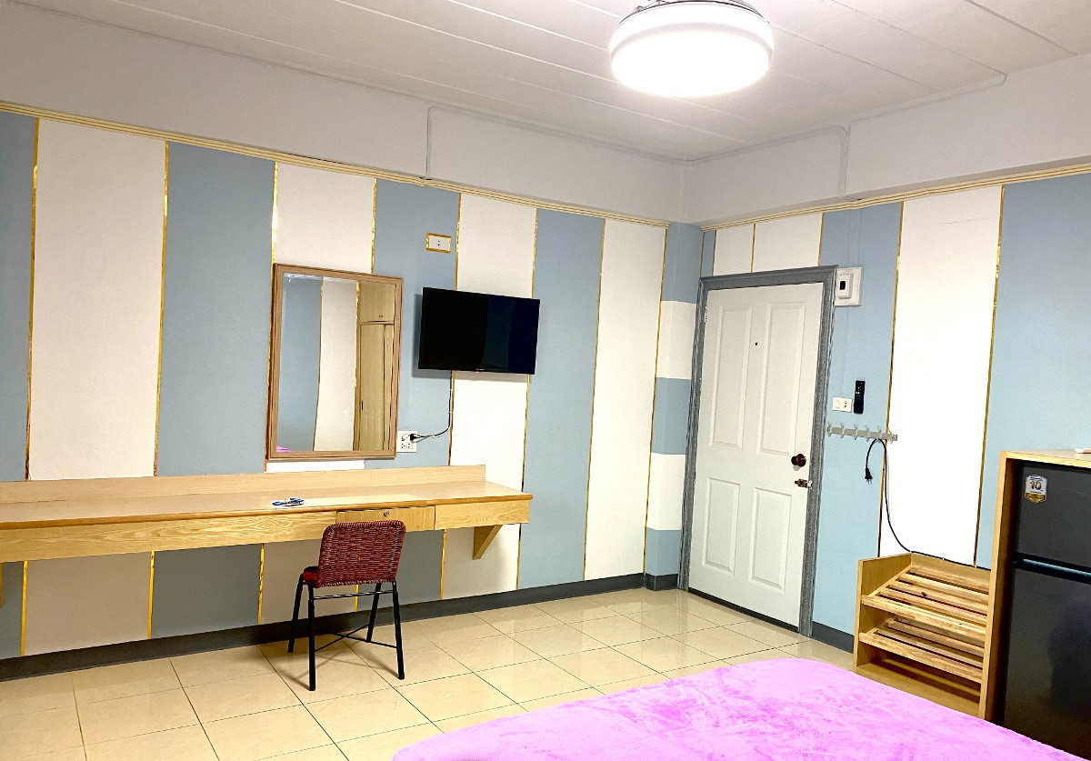 1 Bed Condo — photo 4