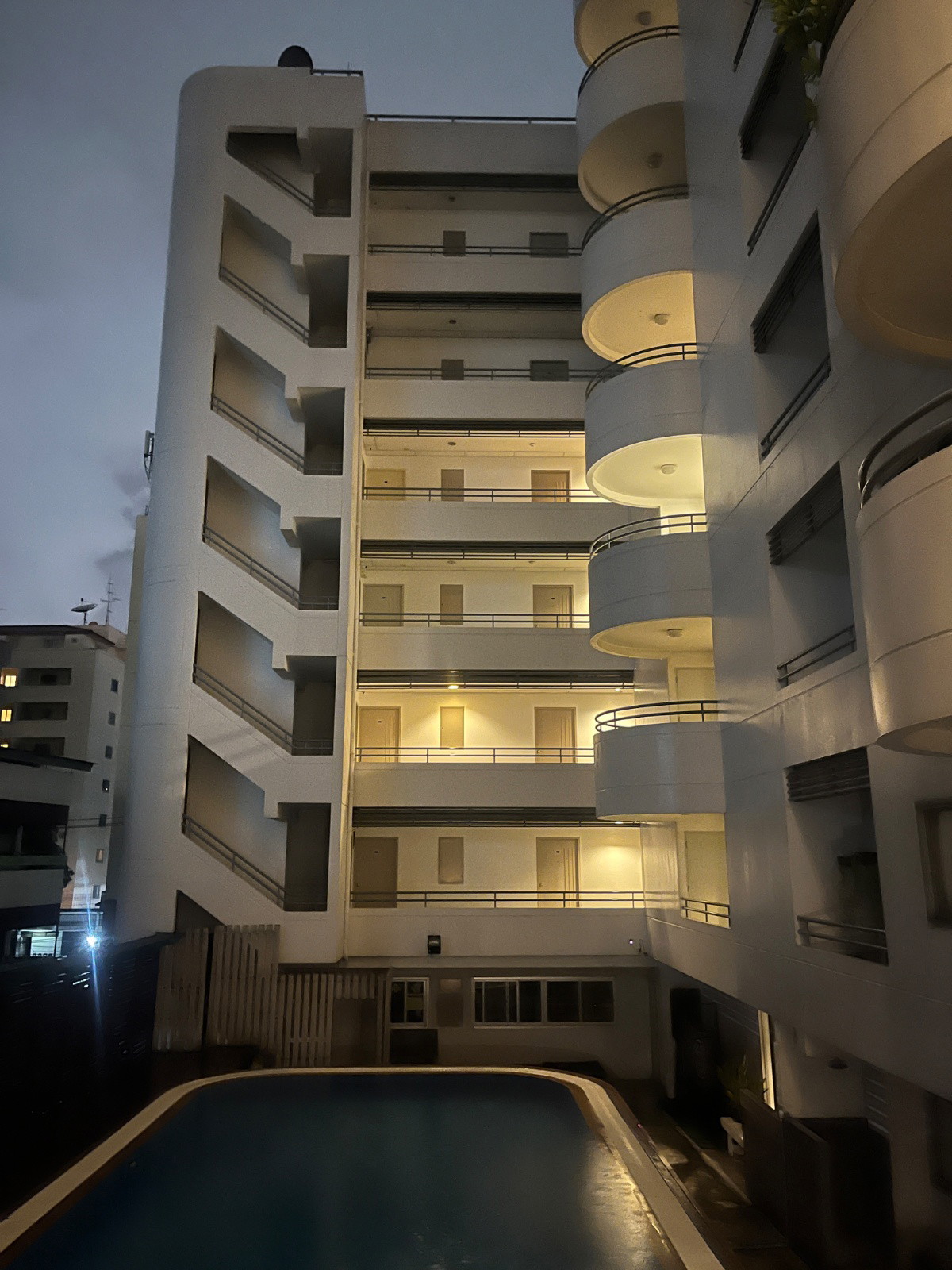 1 Bed Condo · Watthana, bangkok