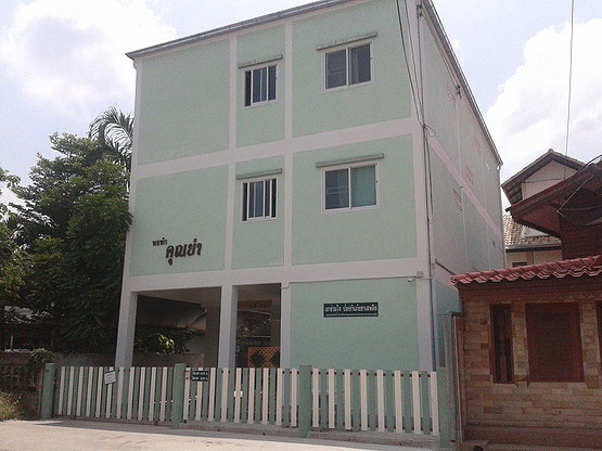 1 Bed Condo — photo 2