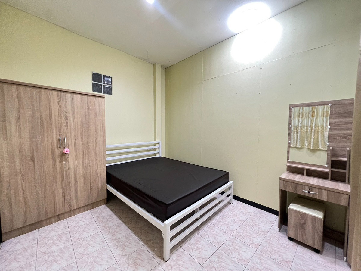 1 Bed Condo — photo 2