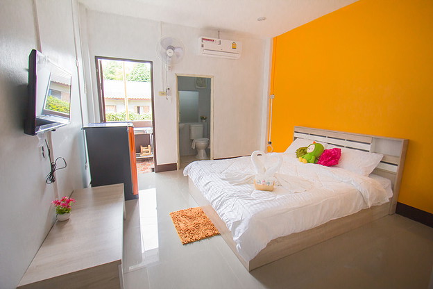 1 Bed Condo — photo 1
