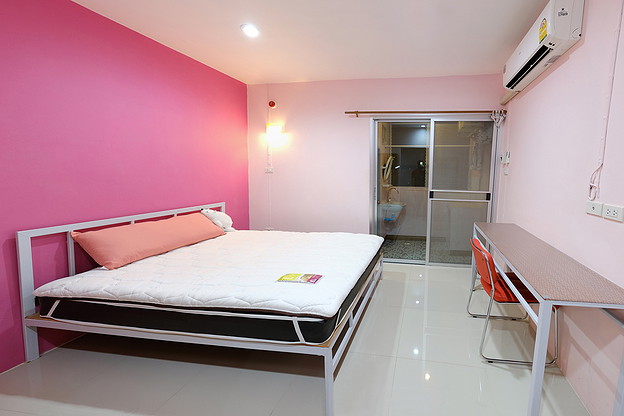 1 Bed Condo — photo 1