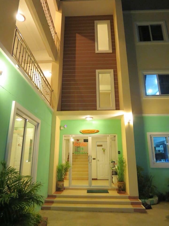 1 Bed Condo — photo 1