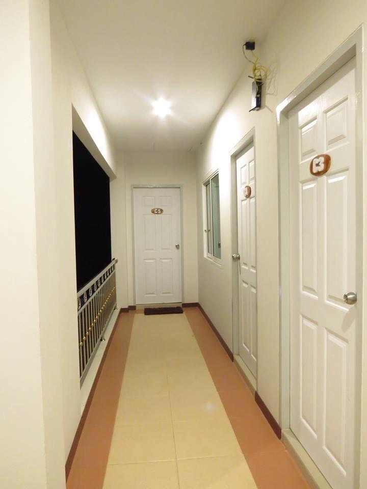 1 Bed Condo — photo 2