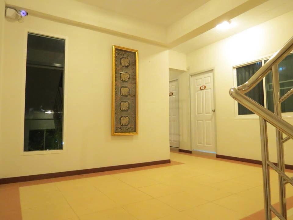 1 Bed Condo — photo 3