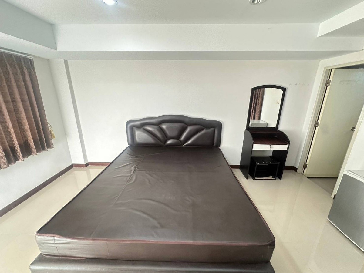 1 Bed Condo — photo 5