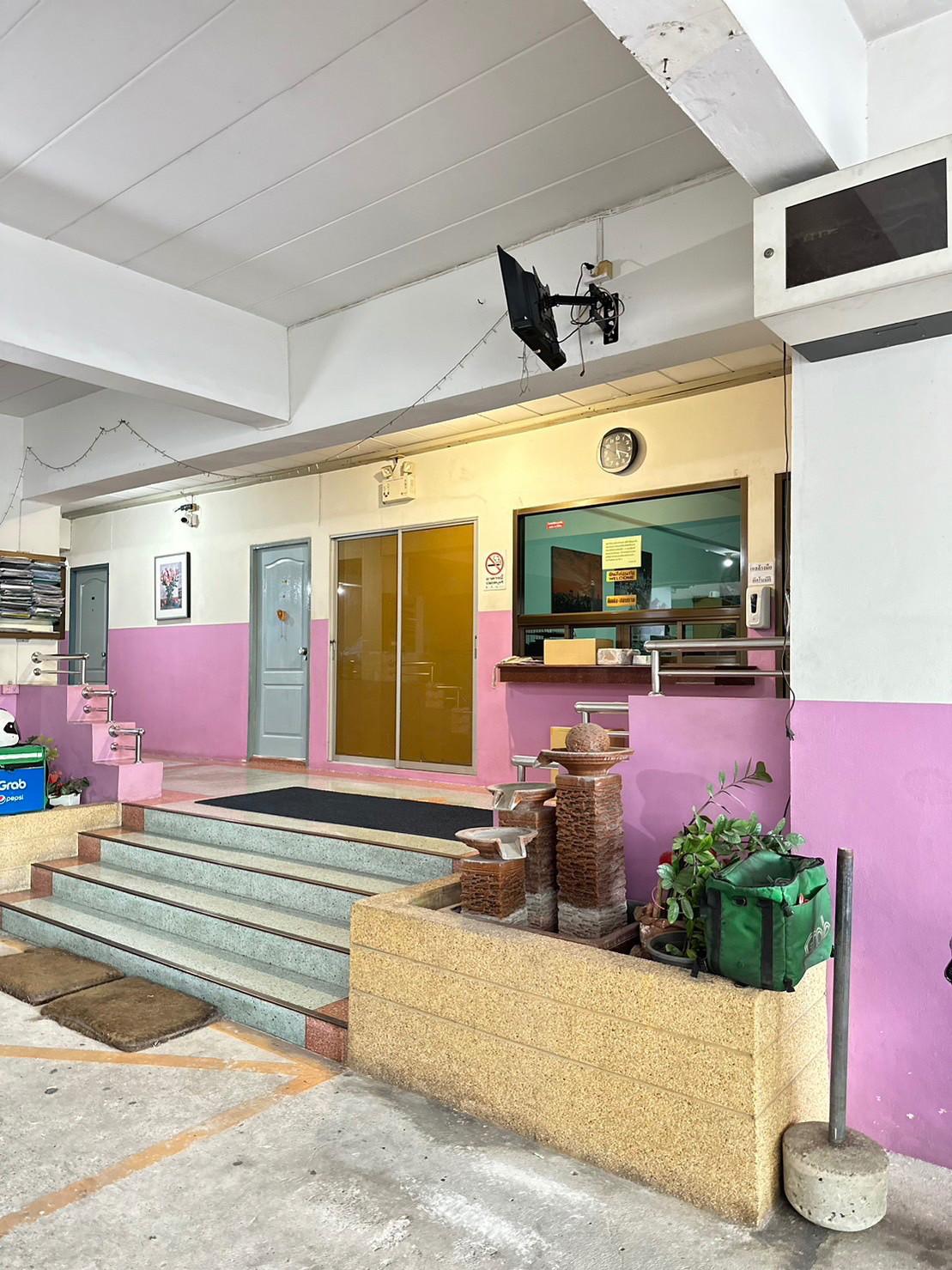 1 Bed Condo · Watthana, bangkok — photo 3