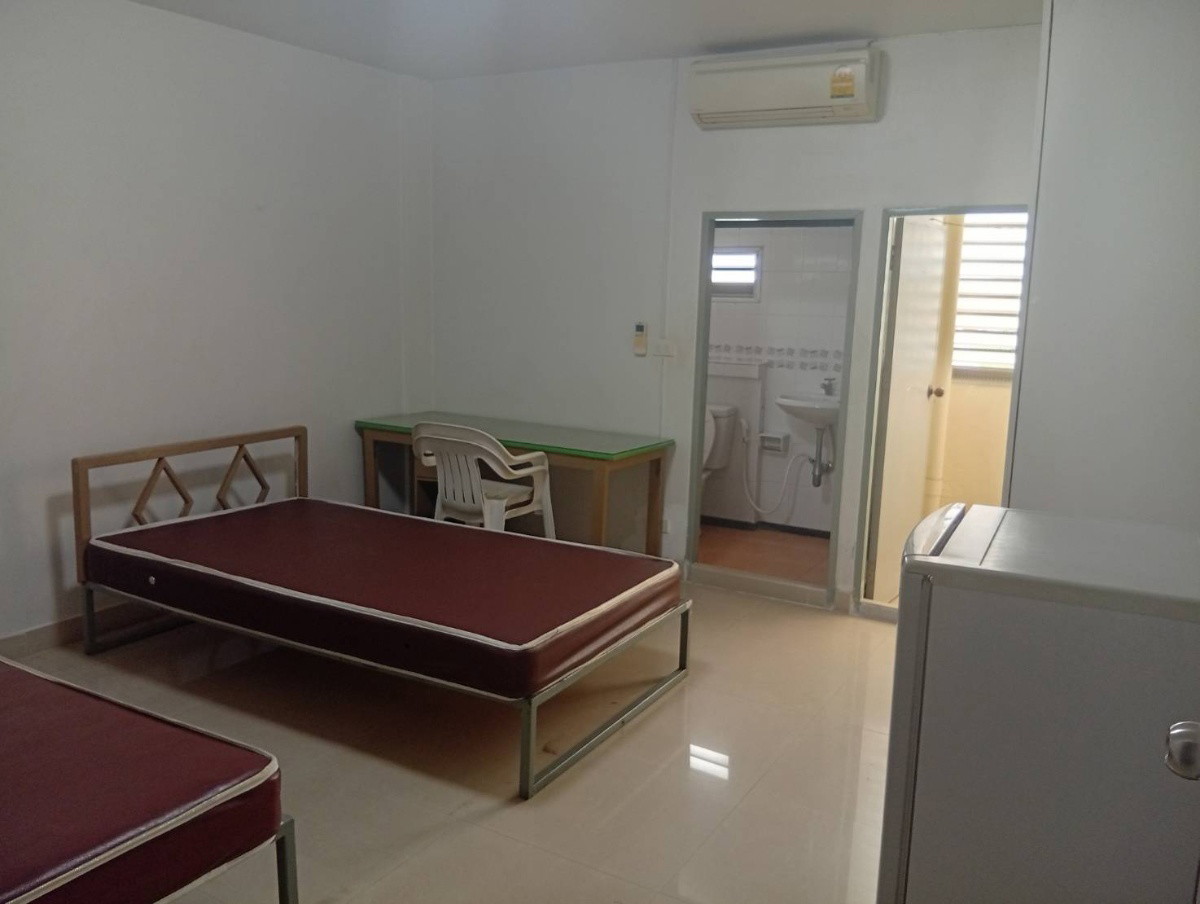 1 Bed Condo — photo 3