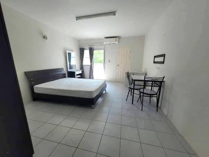 1 Bed Condo — photo 2