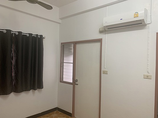 1 Bed Condo · Wang Thonglang, bangkok — photo 2